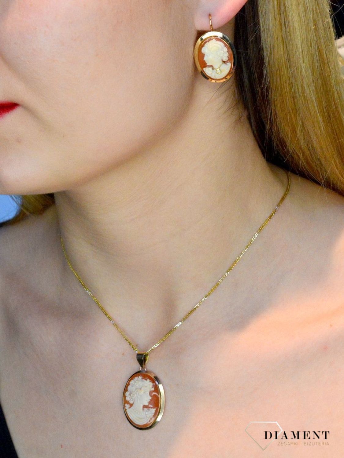 Złota zawieszka 585 Pani Walewska ZA 5028F.jpg